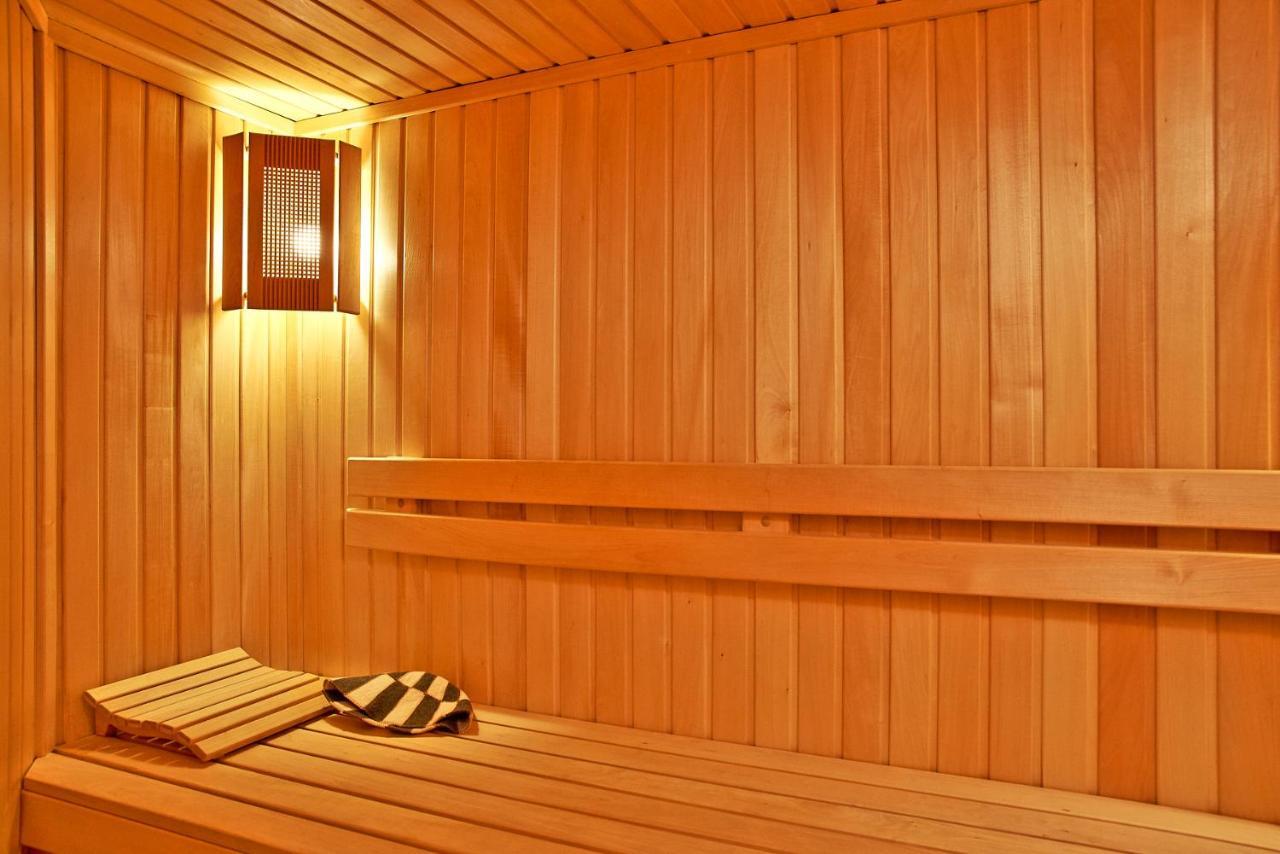 Sauna, Big Jacuzzi , Khreshchatyk Apartments Kiev Luaran gambar