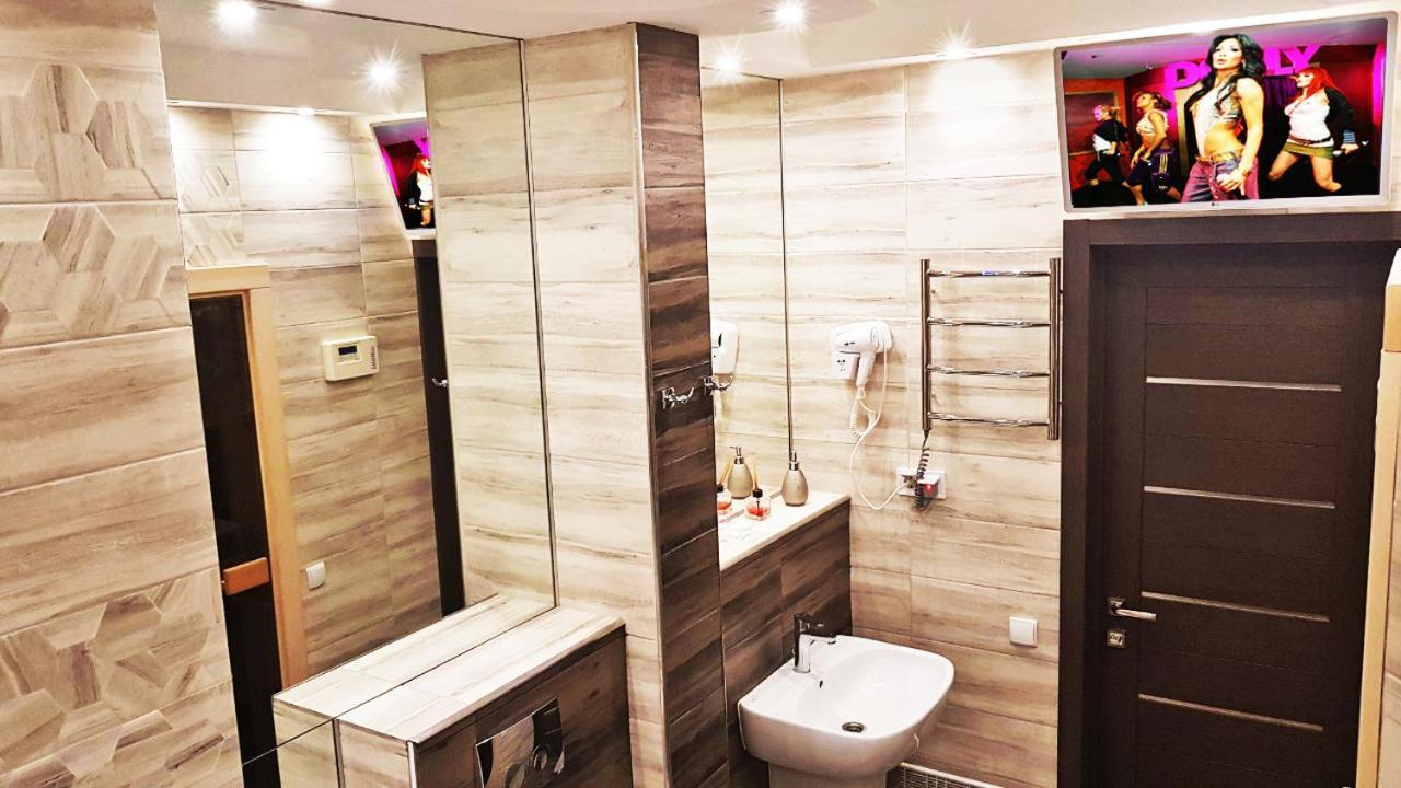 Sauna, Big Jacuzzi , Khreshchatyk Apartments Kiev Luaran gambar